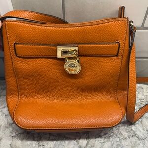 MICHAEL Michael Kors Hamilton Traveler Orange crossbody